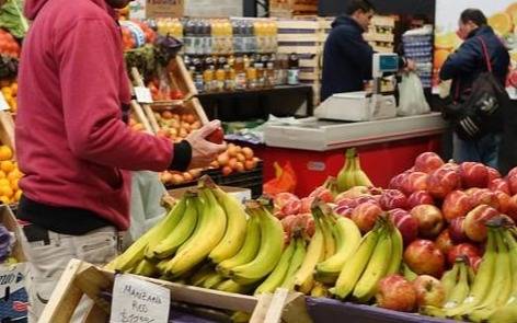 Renuevan acuerdo de precios accesibles en el Mercado Central