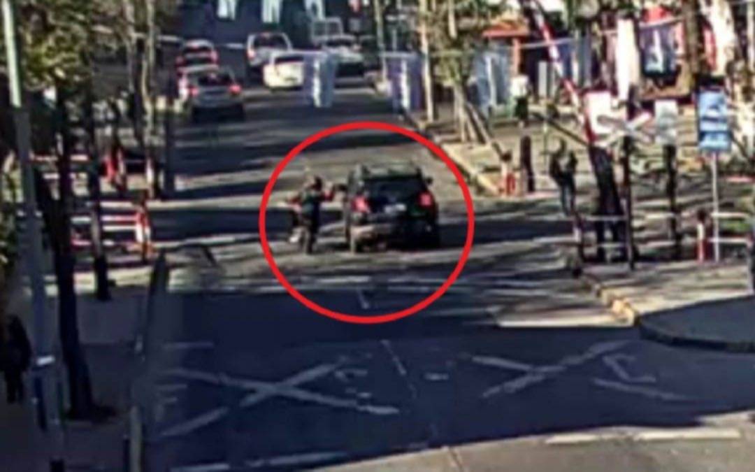 Sigue prófugo el abogado que atropelló a un motociclista