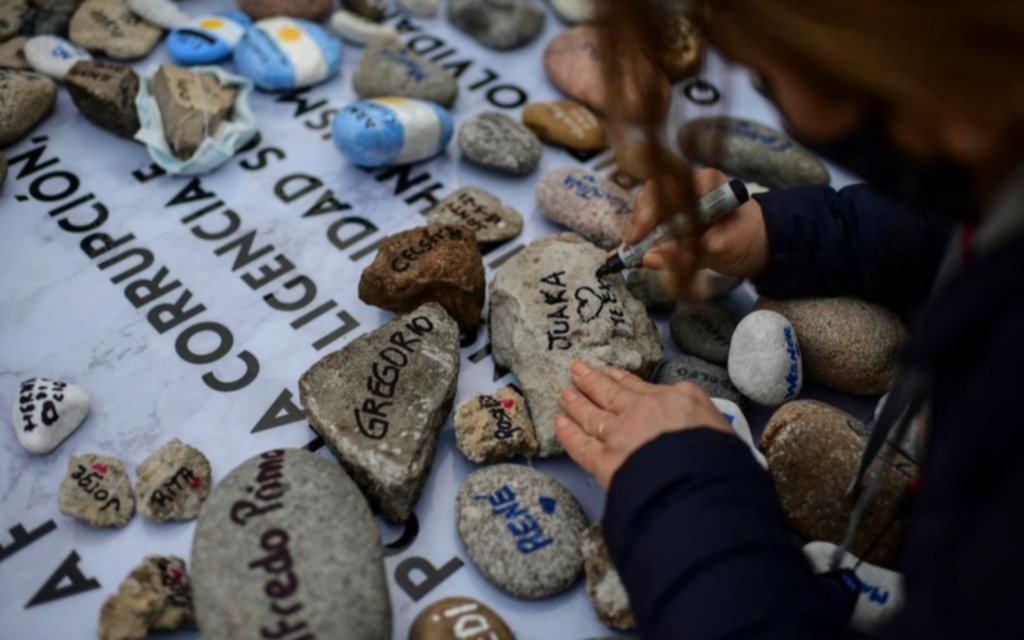 Polémica por las piedras de la marcha a la Plaza y Olivos