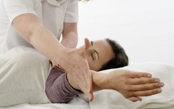 Kinesiólogos impulsan la rehabilitación pulmonar