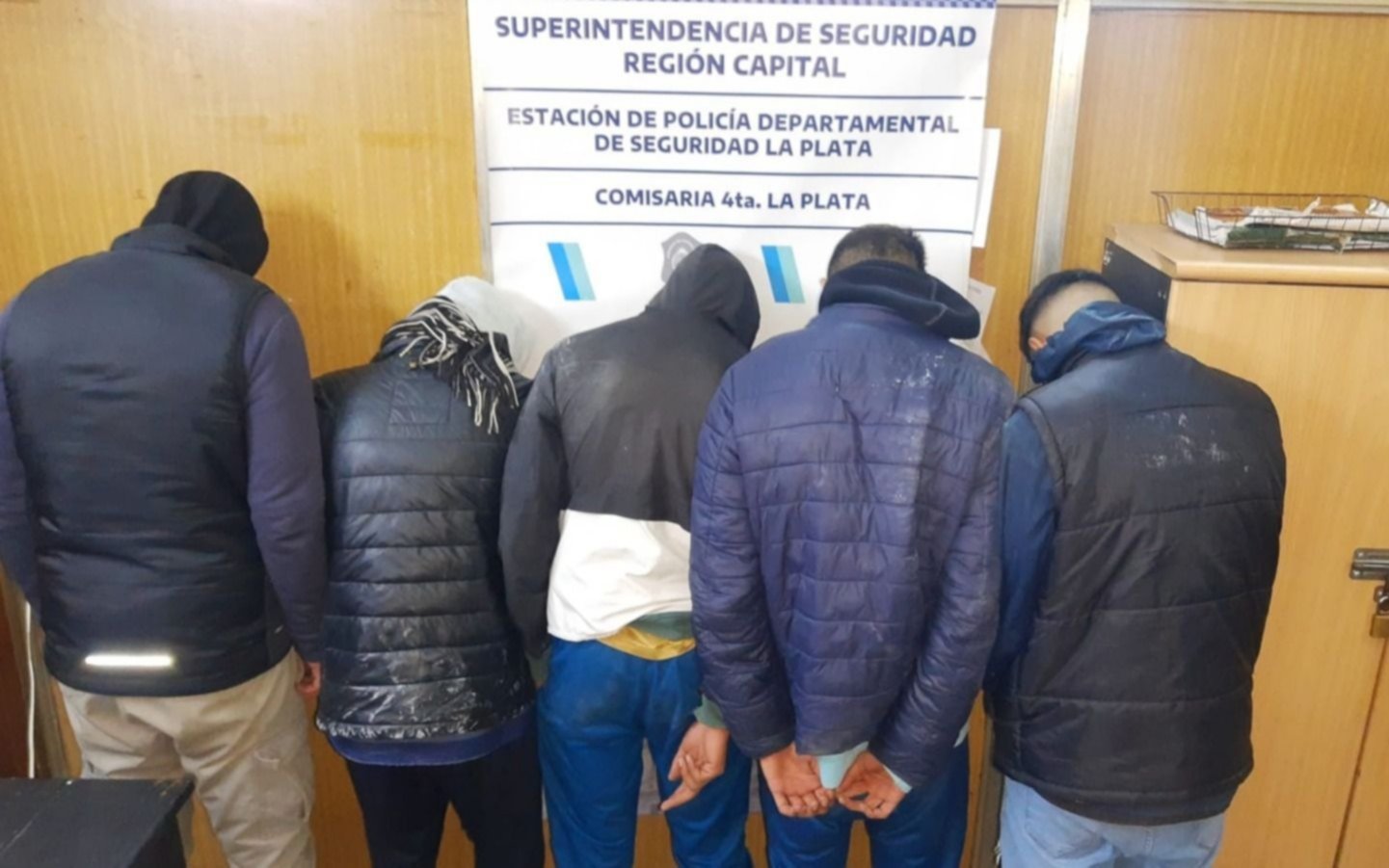 Ocho “pirañas” en un asalto nocturno en la zona de 22 y 51