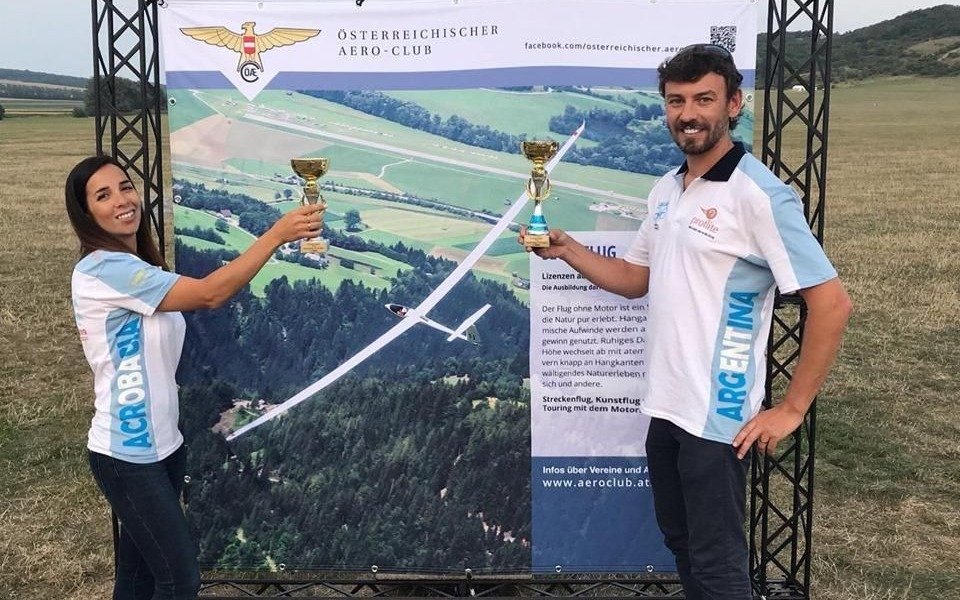 Premio para dos pilotos platenses en acrobacias