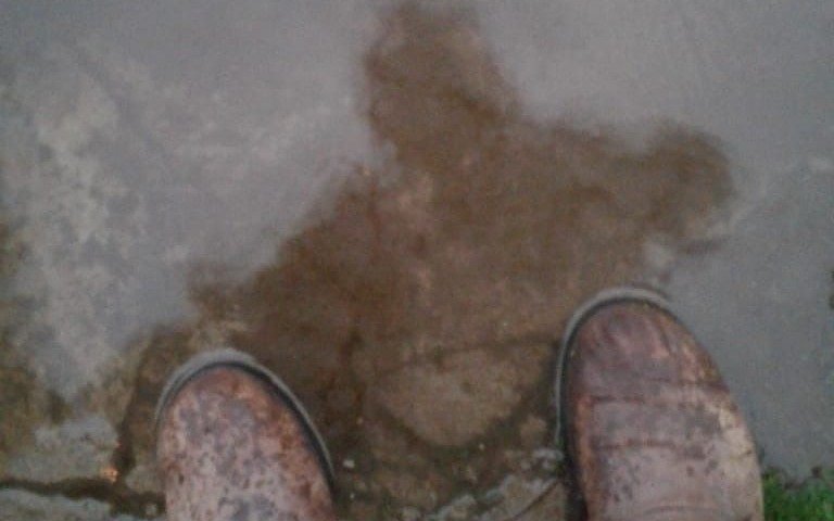 En 121 y 97 dicen que cada vez que llueve quedan tapados por el agua