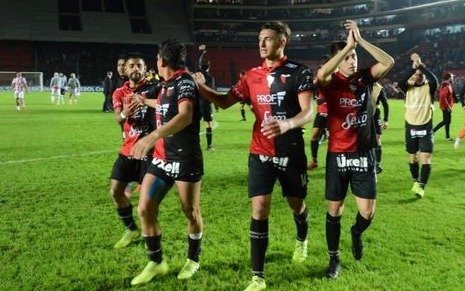 Colón se despertó y pudo volver al triunfo