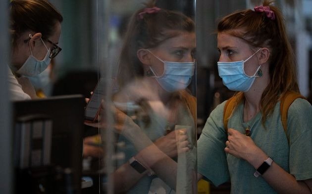 Otorgan constancias a vacunados fuera del país