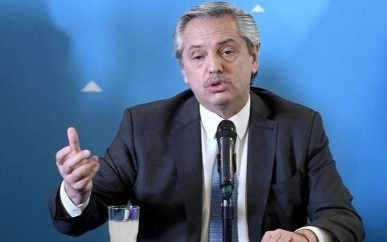 El Presidente, en una campaña de contactos cara a cara con vecinos