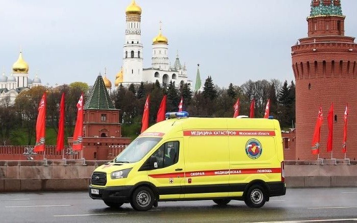 Moscú se cierra tras récord diario de muertos
