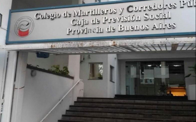 Martilleros van a las urnas con clima de tensión
