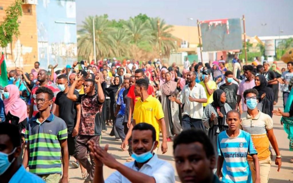Varios muertos en protestas por el golpe en Sudán
