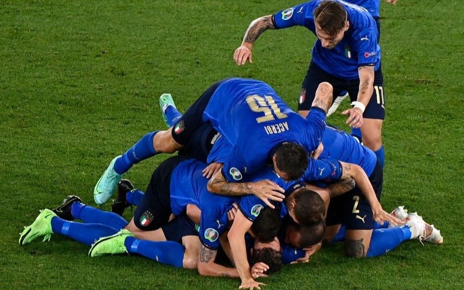 Italia empató con Suiza y están cabeza a cabeza