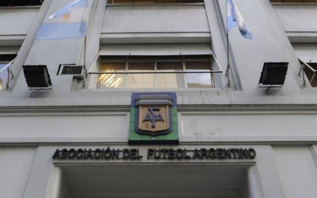 Árbitros de Primera para el ascenso