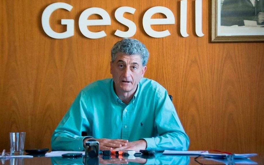 Otro intendente contra el límite a las reelecciones