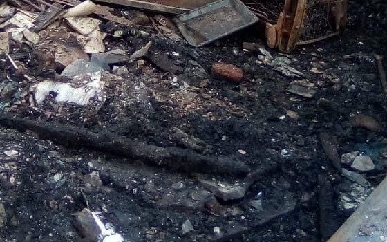 Solicitan ayuda para dos familias que perdieron todo a causa del fuego