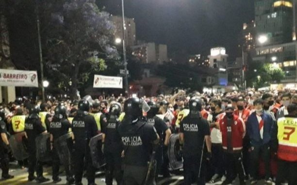 El detrás de la fiesta y del ídolo más incómodo