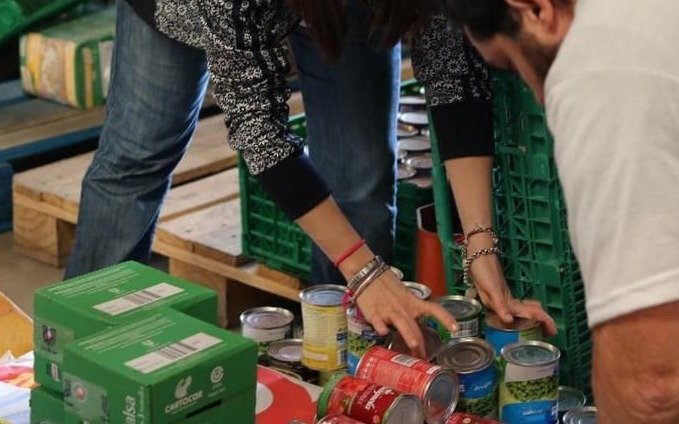 Una movida solidaria para juntar alimentos, calzados y útiles