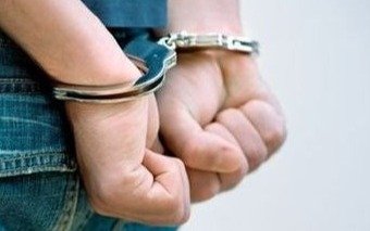 Lo acusan de atacar a su madre a cadenazos
