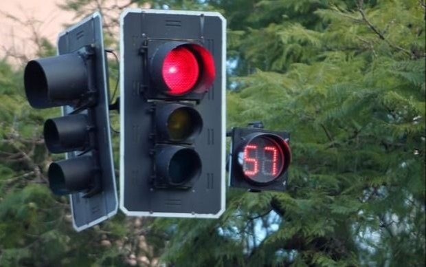 El calor descontrola semáforos de la Ciudad