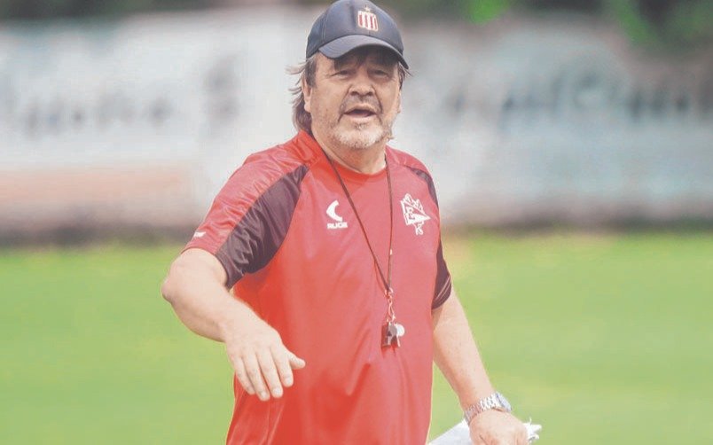 Con bajas, el Ruso paró su primer equipo del año