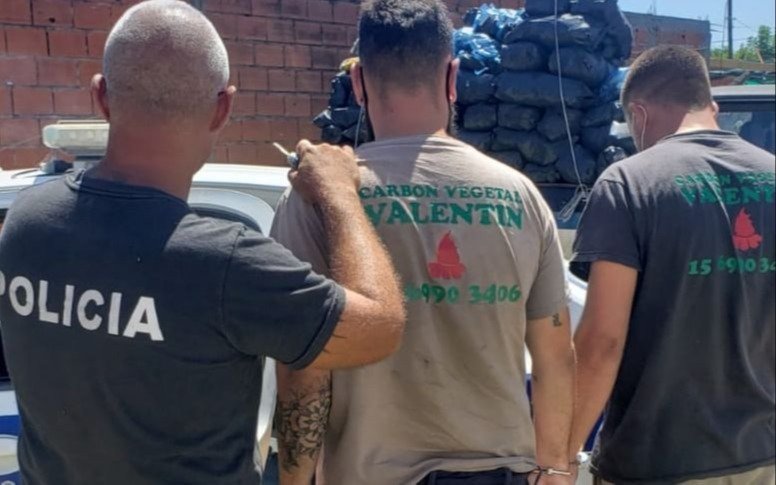 Armados, en camioneta, perseguían a una mujer