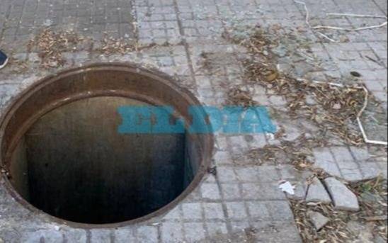 Vecinos de Altos de San Lorenzo denuncian el robo de las tapas del agua