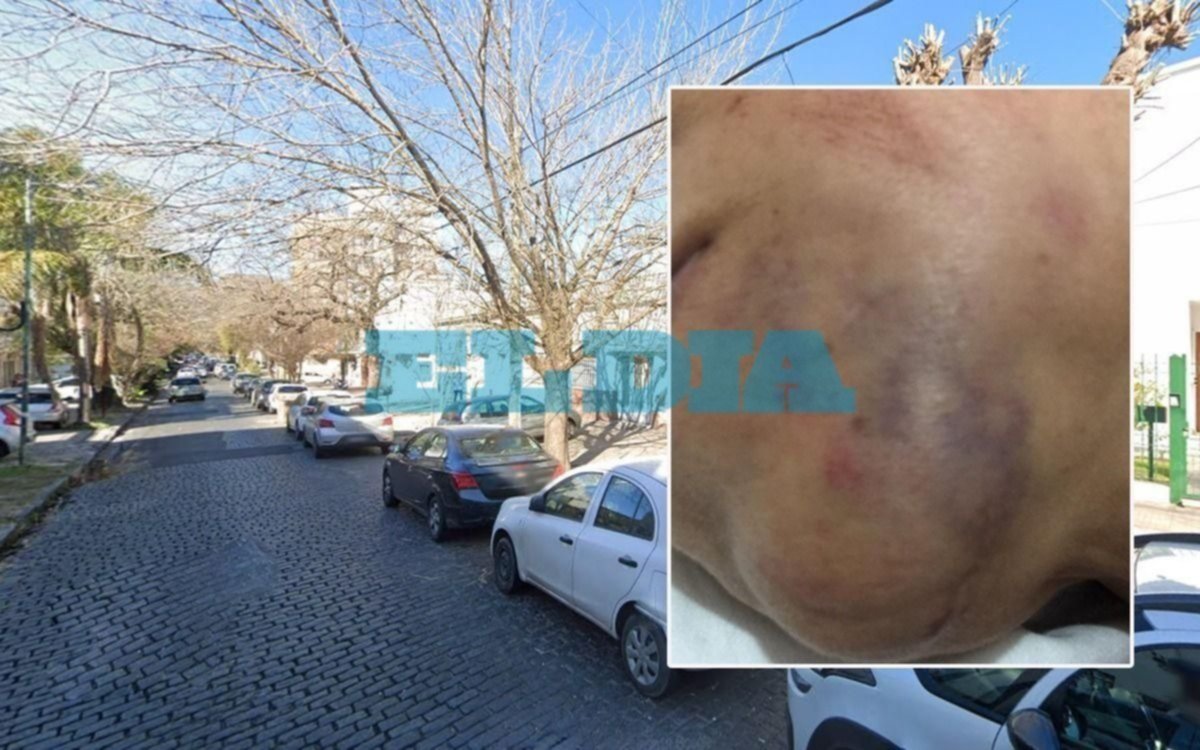 Mandan a una mujer al hospital en un brutal atraco