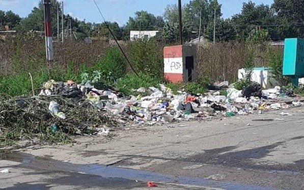 Reclamo por un basural y desbordes en las cloacas
