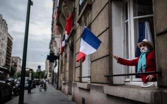 Fuerte movilización de los antivacunas en París