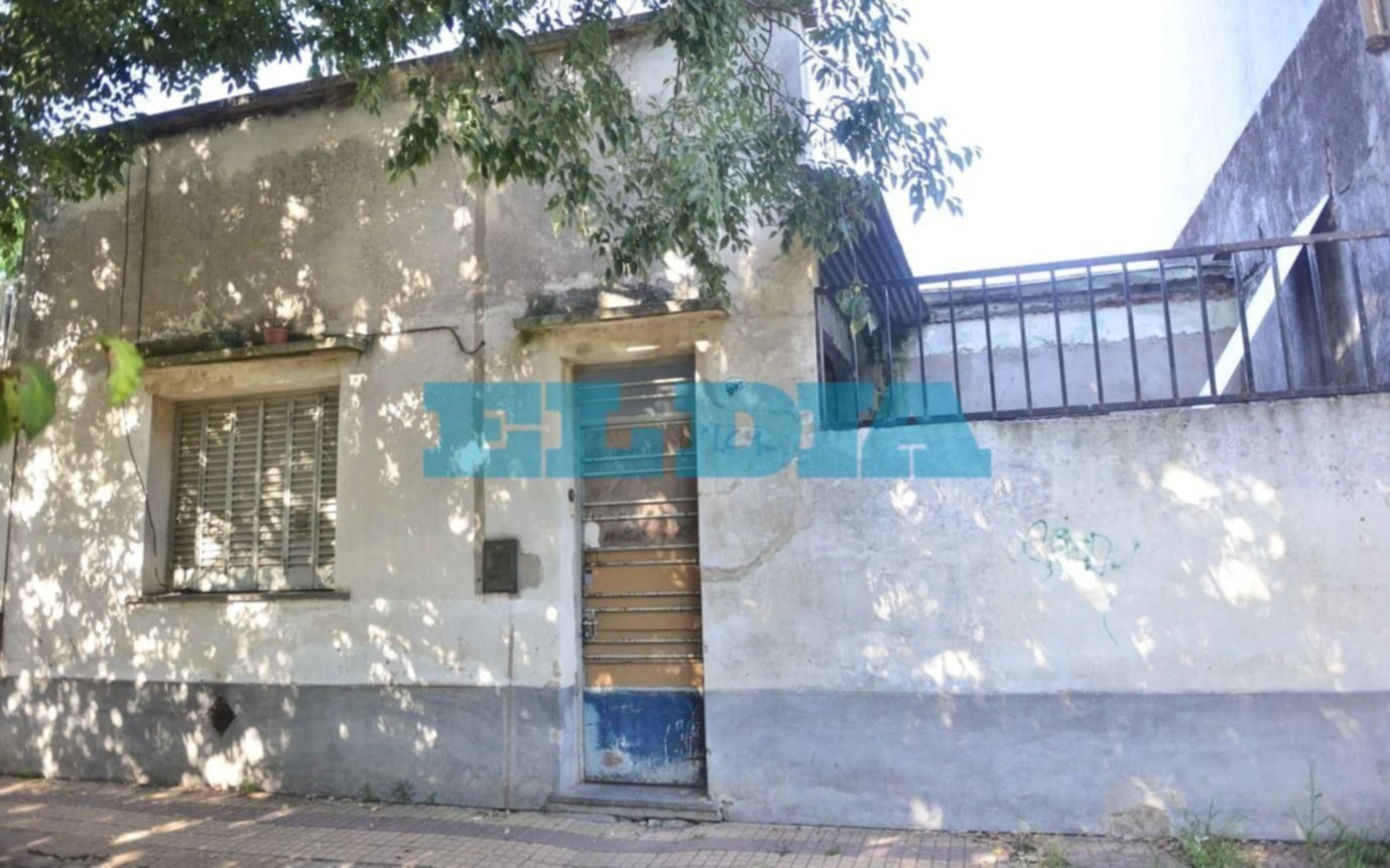 Hallan a un hombre sin vida en una casa de 22 y 58