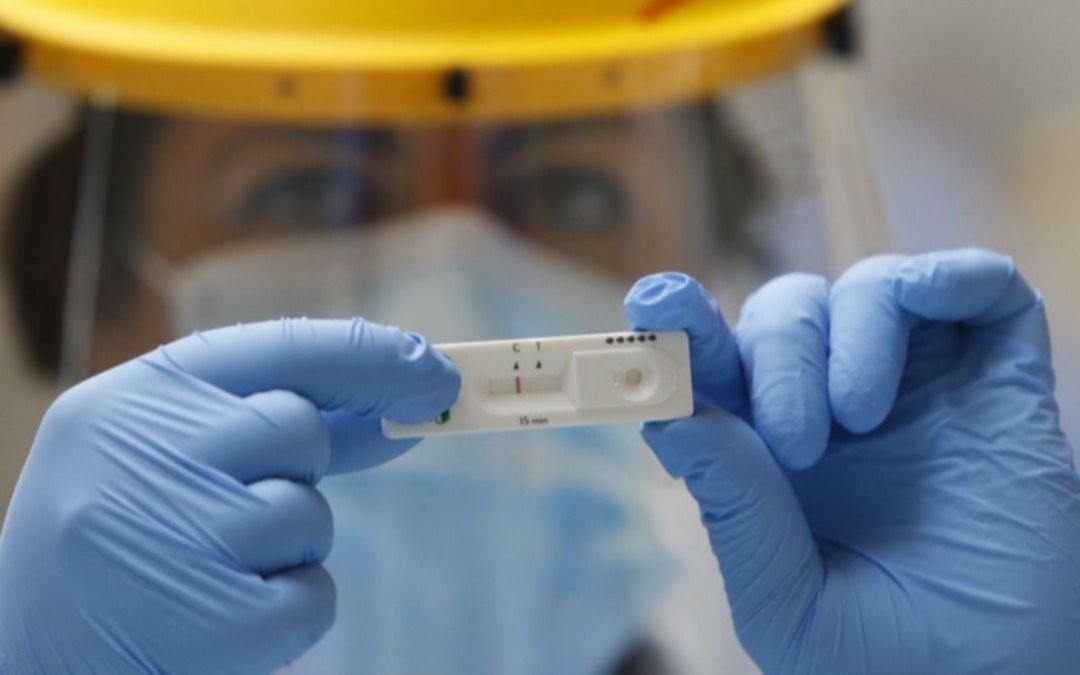 Otras 44 muertes y 1.697 nuevos contagios