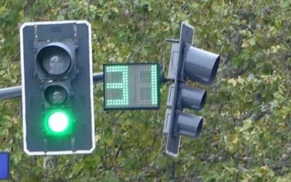 Piden la “onda verde” en los semáforos de avenida 44 entre 133 hasta 208