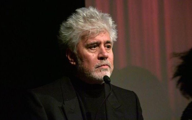 Almodóvar, furioso con la cachetada: “No se defiende a la familia así”