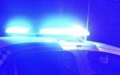 Perseguía a ladrones y embistió a 2 chicos