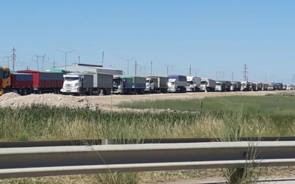 Buscan frenar el paro en el transporte de cargas