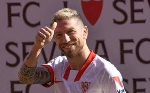 Sevilla ganó con asistencias de Ocampos