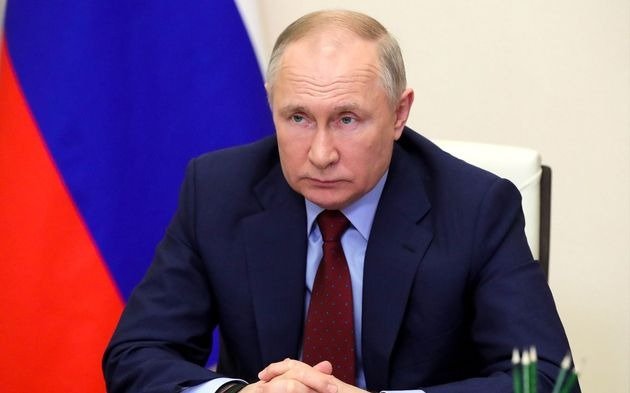 Cada vez son más fuertes los rumores sobre que Putin podría sufrir Parkinson