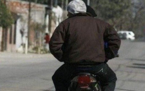 Denuncian que motochorros están asolando un amplio sector de Los Hornos