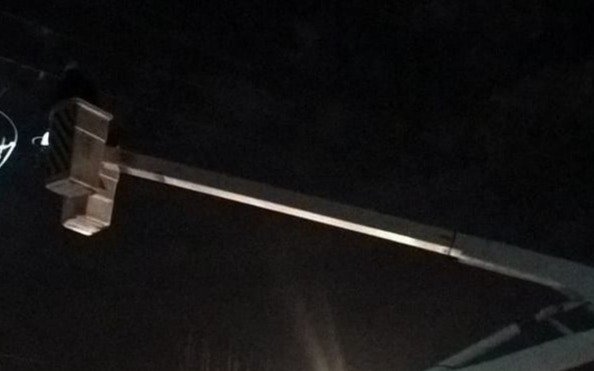 Reclaman por las luces en una zona de Hernández