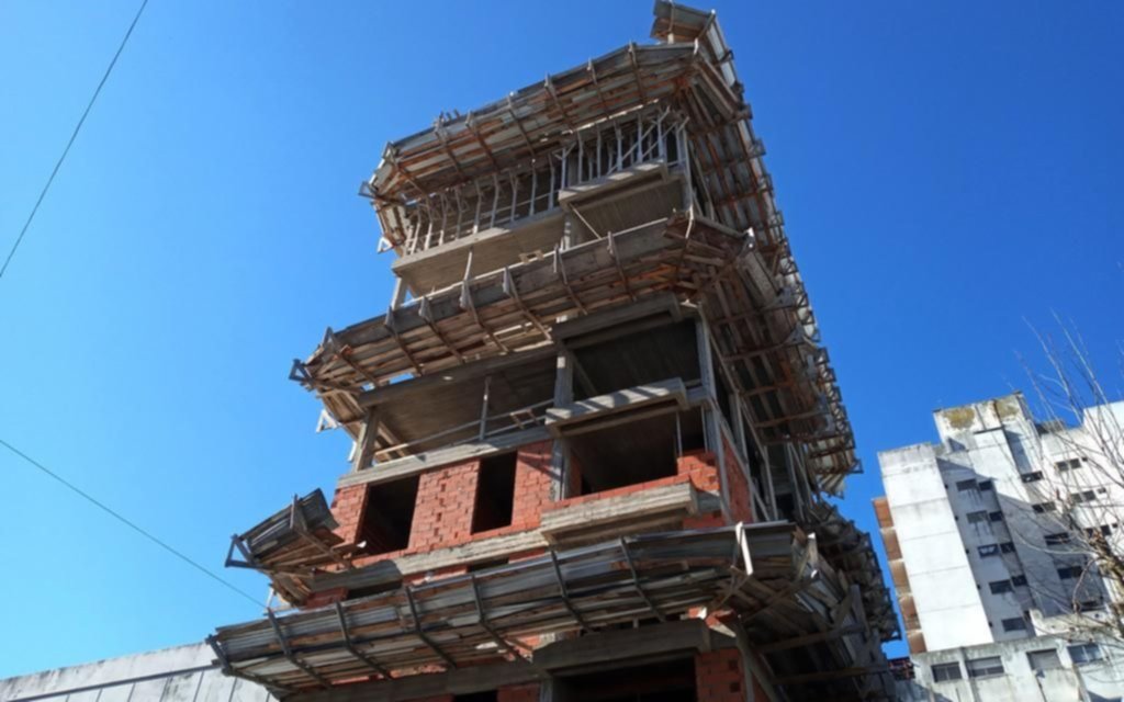 Construcción bajó más de 4% y la industria, casi un 2%