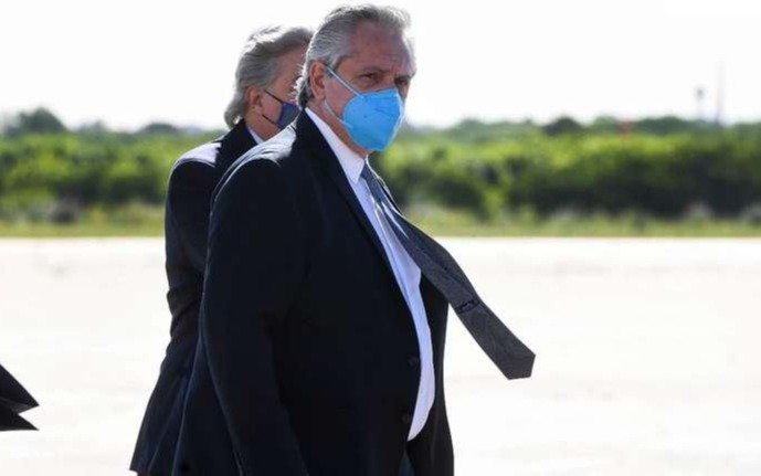 El Presidente partió a Europa sin Guzmán