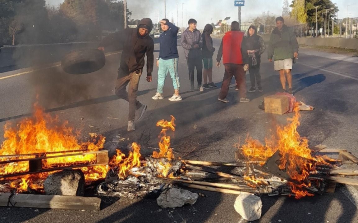 Incomprensible pasividad con los piquetes en la Autopista