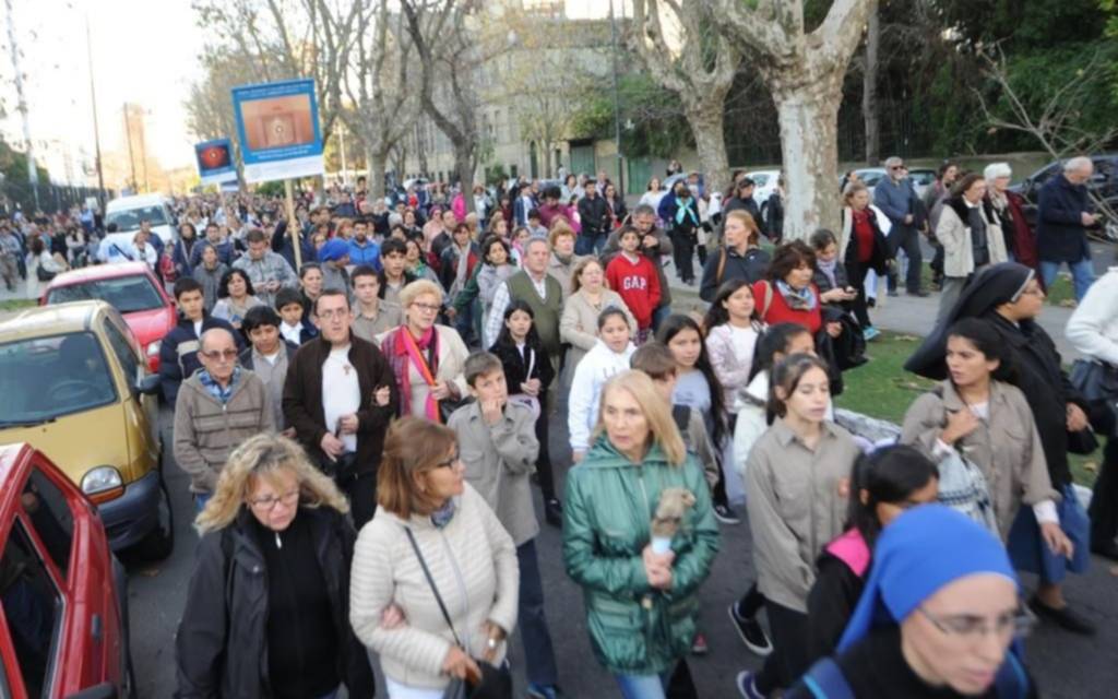 Procesión de Corpus Christi en la parroquia de 11 entre 45 y 46
