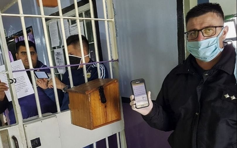 Celulares en las cárceles, la polémica que no se apaga