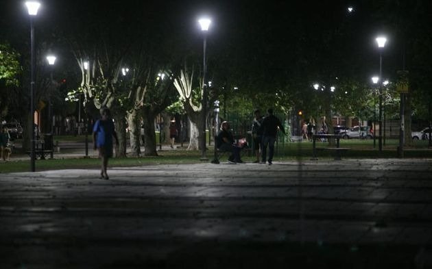 Plaza Islas Malvinas: epicentro de un descontrol imparable