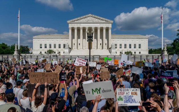 La polémica en EE UU por el aborto y el paso de México en la frontera