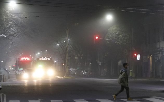 Recomiendan extremar precauciones por la niebla