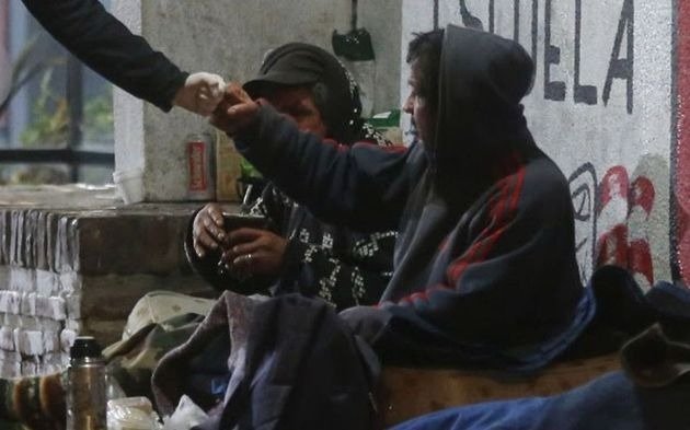 Piden donación de termos para asistir a personas en situación de calle