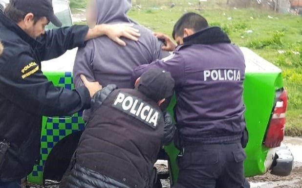 Recuperan el botín robado a una escuela platense: cuatro detenidos