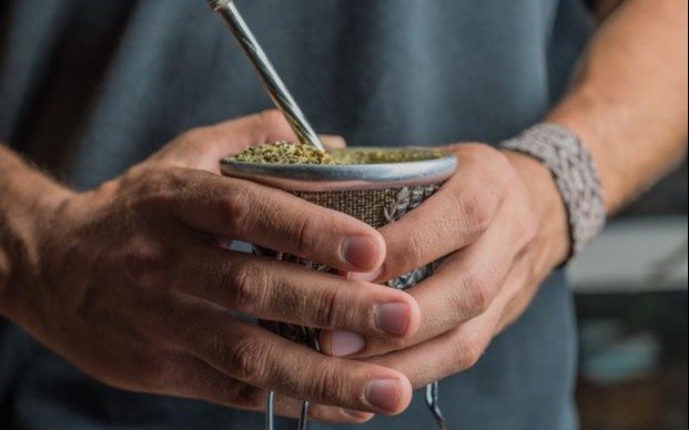 El sábado 17 presentan el libro “Mate en mano” sobre la infusión nacional