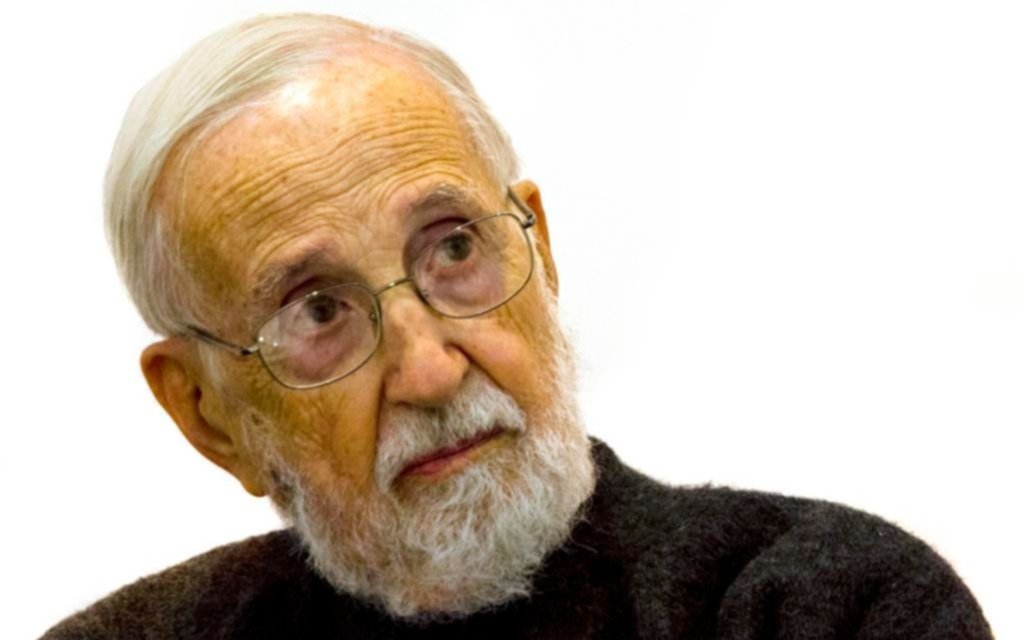 El crítico literario Noé Jitrik sufrió un ACV