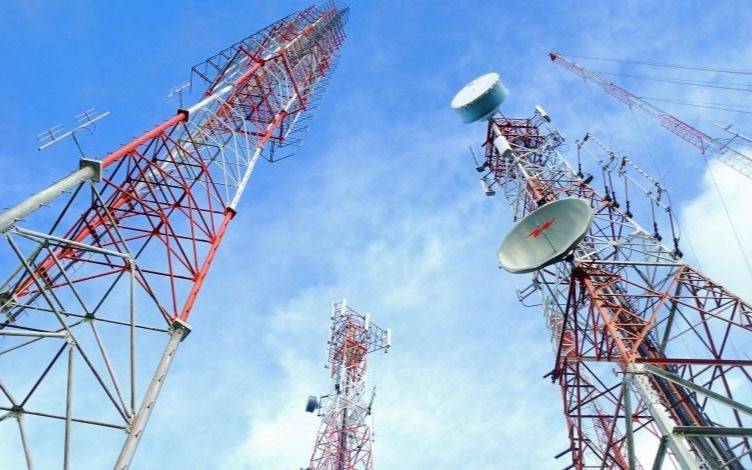 Reclamo por una enorme torre de telefonía en Ringuelet